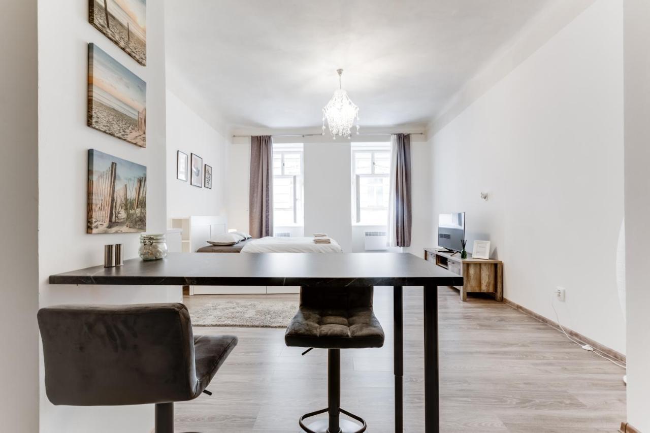 Apartment Lovely Heart Of
